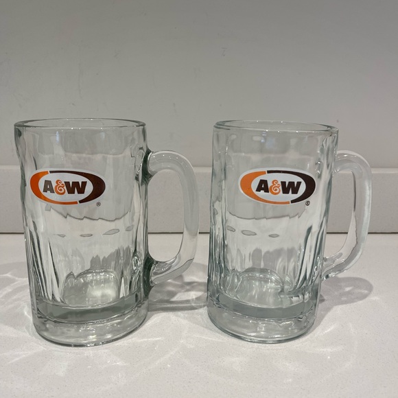 Vintage A&W  A & W Mugs, set of 2 Glasses 6” tall mugs 1970’s - Picture 1 of 7